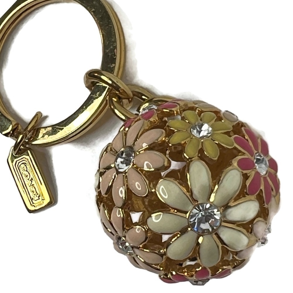 Coach Daisy Flower Dome Vintage Keychain - Picture 2 of 12